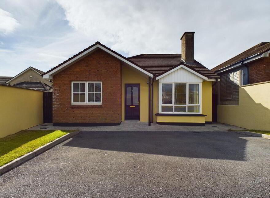 7 Newtown Mews, Ballycarnane, Tramore, X91W2P8 photo