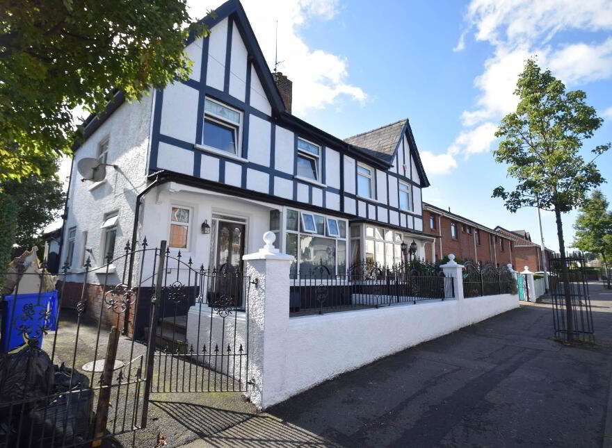 68 Glen Road, Belfast, BT11 8BG photo