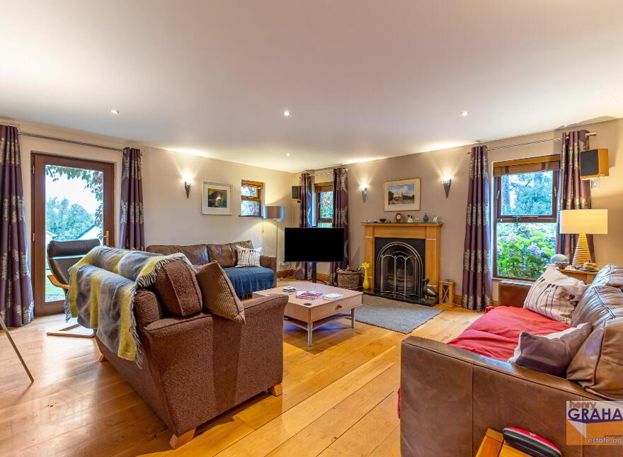 2 Oak Hill, Ravernet Road, Lisburn, BT27 5UE