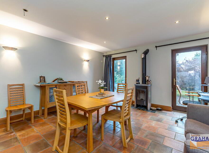 2 Oak Hill, Ravernet Road, Lisburn, BT27 5UE