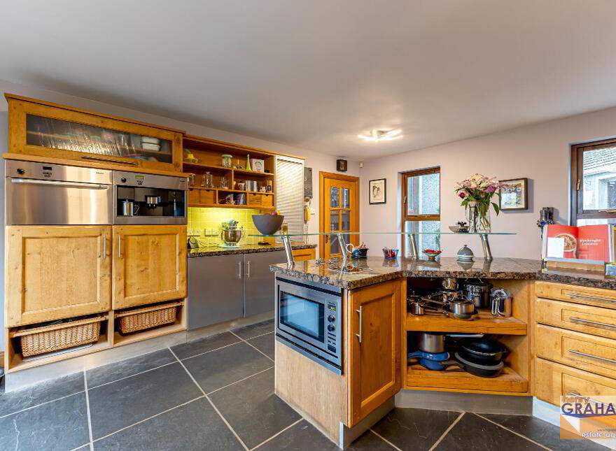 2 Oak Hill, Ravernet Road, Lisburn, BT27 5UE