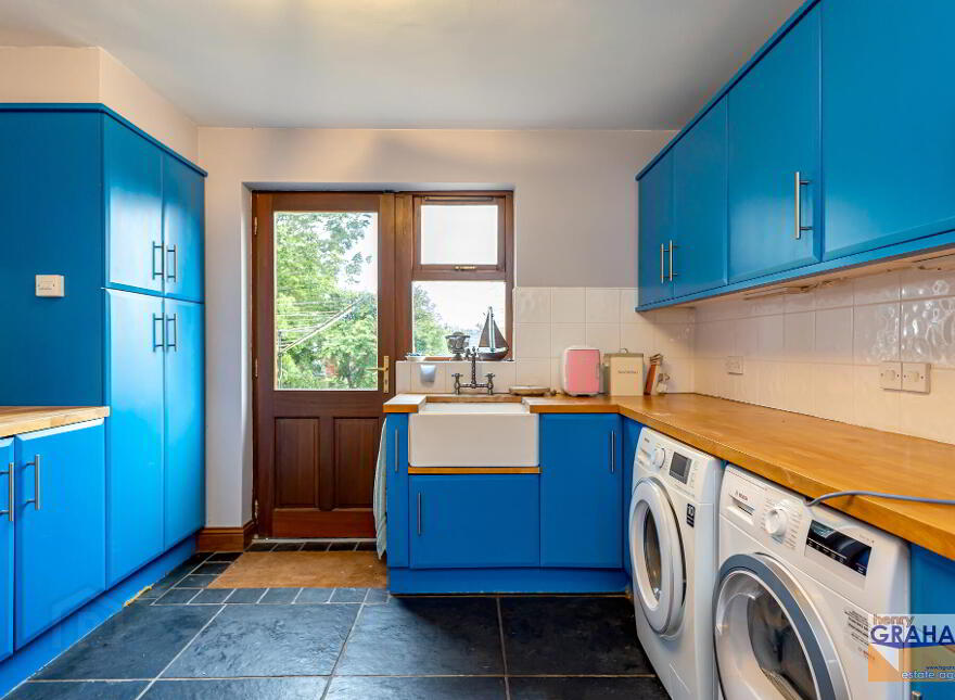 2 Oak Hill, Ravernet Road, Lisburn, BT27 5UE