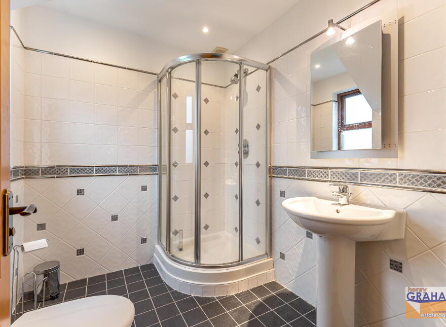2 Oak Hill, Ravernet Road, Lisburn, BT27 5UE