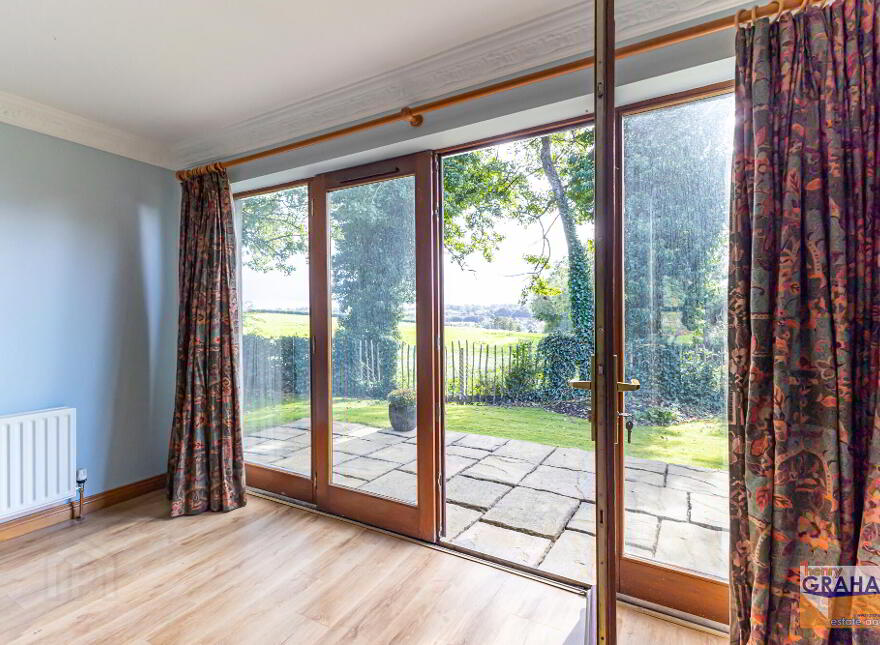 2 Oak Hill, Ravernet Road, Lisburn, BT27 5UE