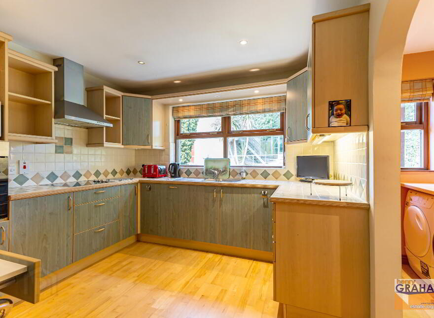 2 Oak Hill, Ravernet Road, Lisburn, BT27 5UE