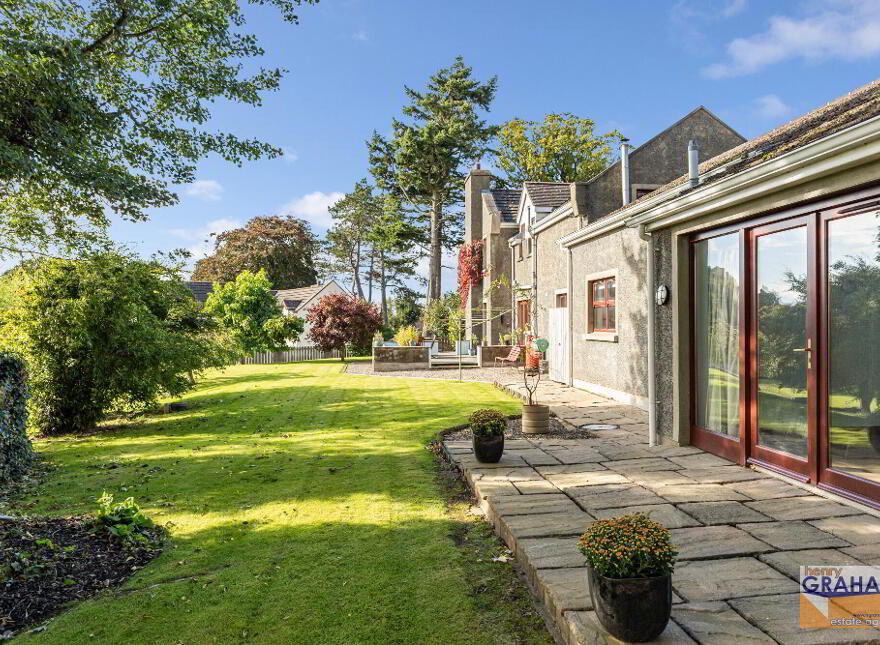 2 Oak Hill, Ravernet Road, Lisburn, BT27 5UE