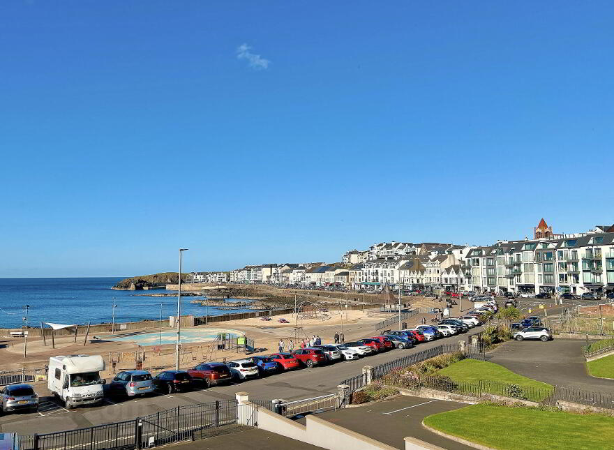 Apt 4, 6 The Crescent, Portstewart, BT55 7AB photo