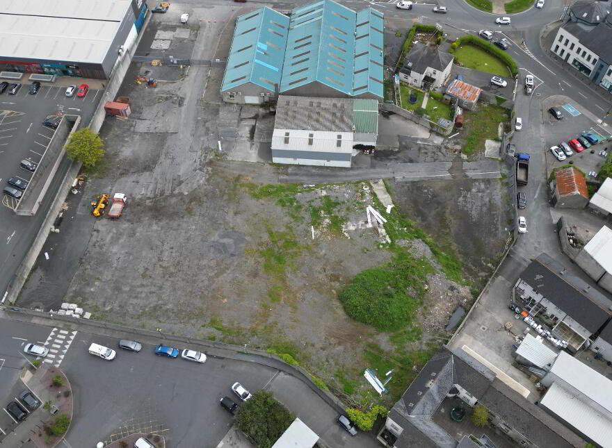 Circular Road, Roscommon Town, F42W996