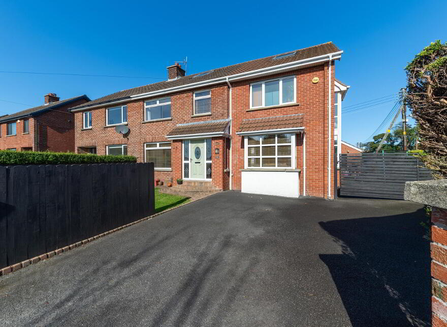 2 Strathearn Park, Bangor, BT19 1DE photo