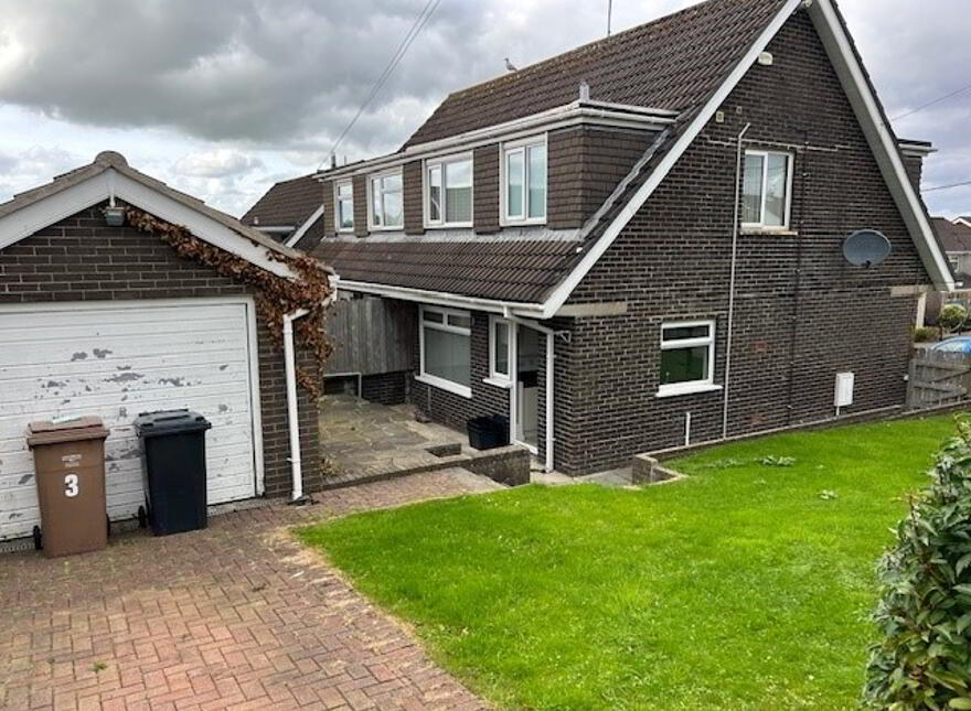 3 Glennor Crescent East, Hillsborough Road, Carryduff, BT8 8HW