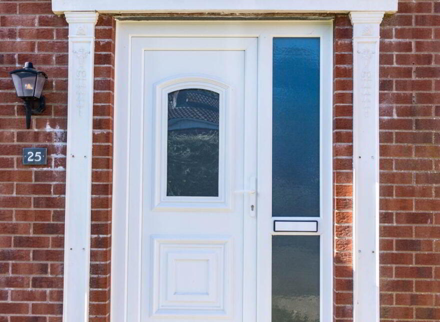 25 Highgrove, Lisburn, BT27 5AX