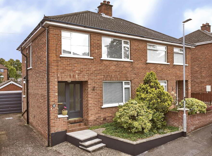 22 Garnerville Gardens, Belfast, BT4 2PA photo