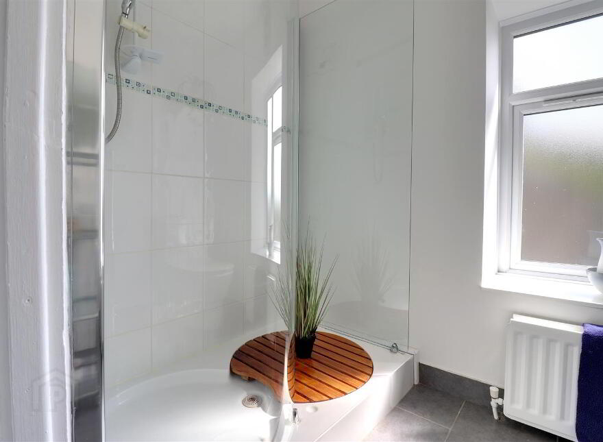Guest House/ B&b, 2 Ferry Street, Portaferry, Newtownards, BT22 1PB