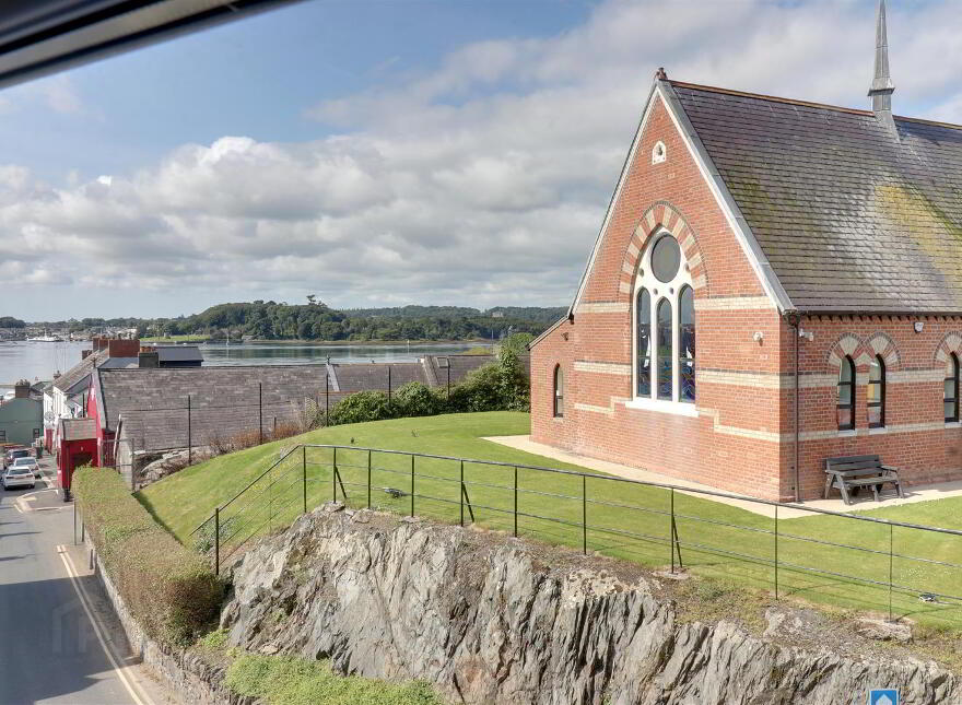 Guest House/ B&b, 2 Ferry Street, Portaferry, Newtownards, BT22 1PB