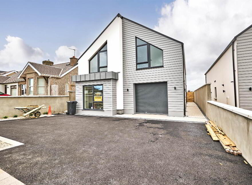 19 Queenora Avenue, Portstewart, BT55 7BU photo