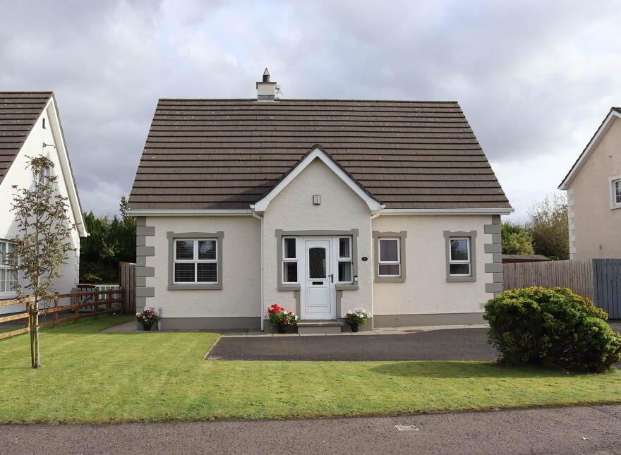 9 Gortamaddy Drive, Ballycastle, BT54 6RZ photo