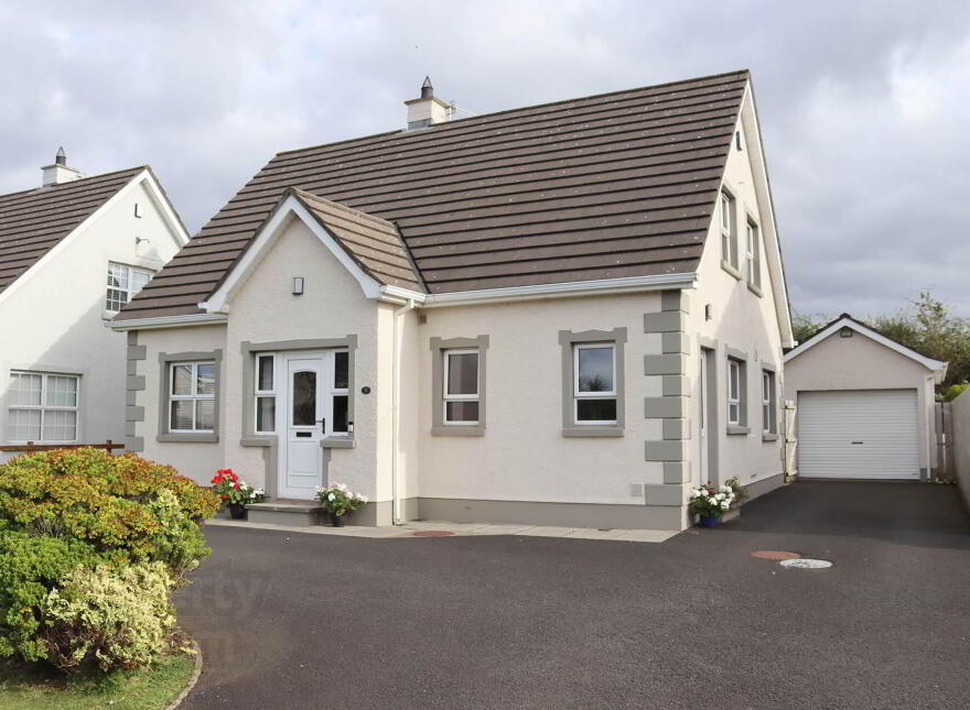 9 Gortamaddy Drive, Ballycastle, BT54 6RZ photo