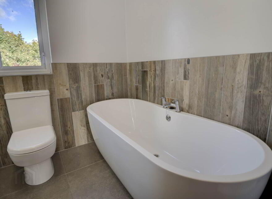 The Claddagh, Kilmacrenan, F92NX05