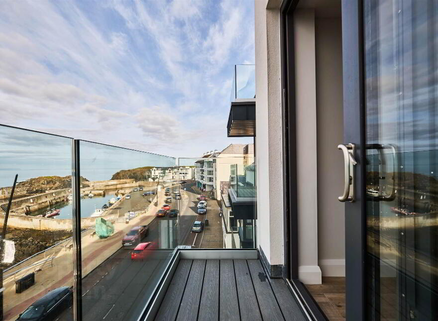 Apartment 5 18 The Promenade, Portstewart, BT55 7AD photo