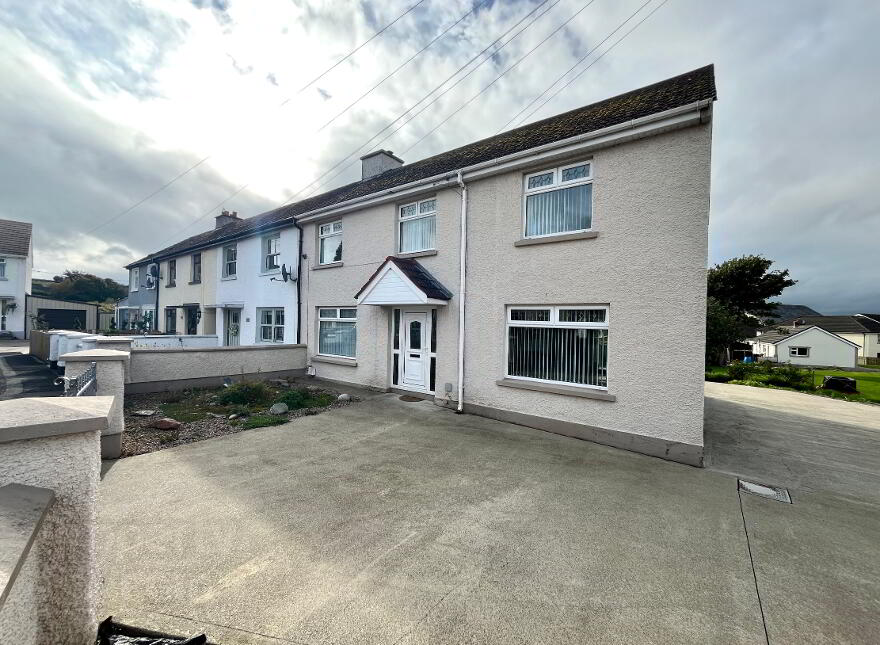 1 Wallace Heights, Derry/Londonderry, BT47 2SD photo