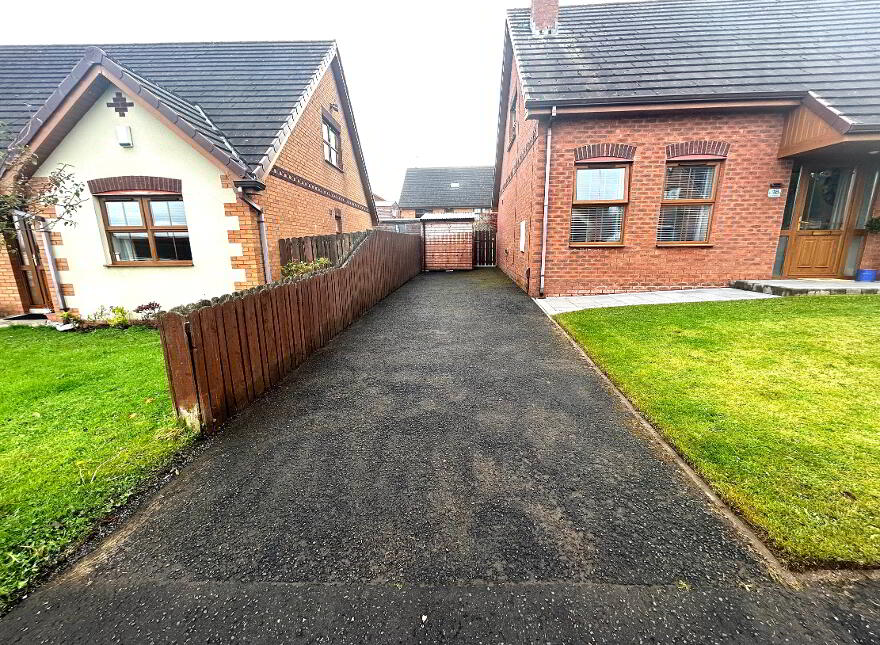 18 Summer Meadows Manor, Waterside, Derry, BT47 6SE
