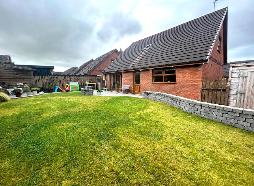18 Summer Meadows Manor, Waterside, Derry, BT47 6SE