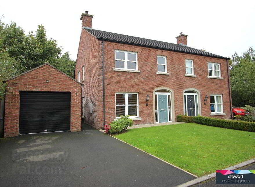 4 Kings Oak Mews, Maze, Lisburn, BT27 5SQ photo