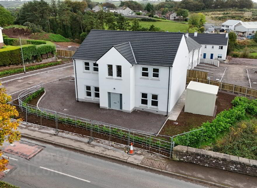 2 Castletown Brae, Fintona, Omagh, BT78 2BY photo