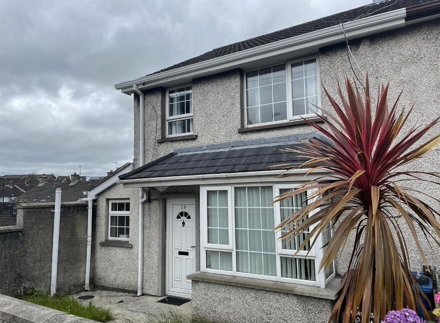 28 Carnmeen Park, Warrenpoint, Newry, BT34 3PA photo