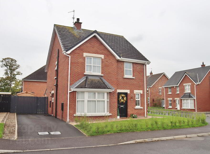 47 Woodville Gate, Lurgan, BT66 6SR photo