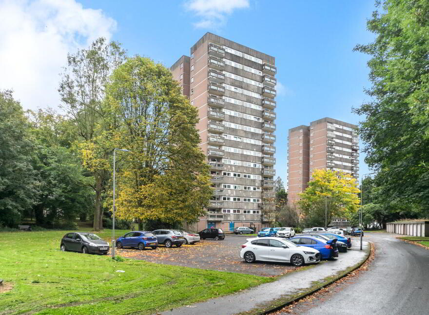 12b Ferndale House, Dunmurry, Belfast, BT17 9DB photo