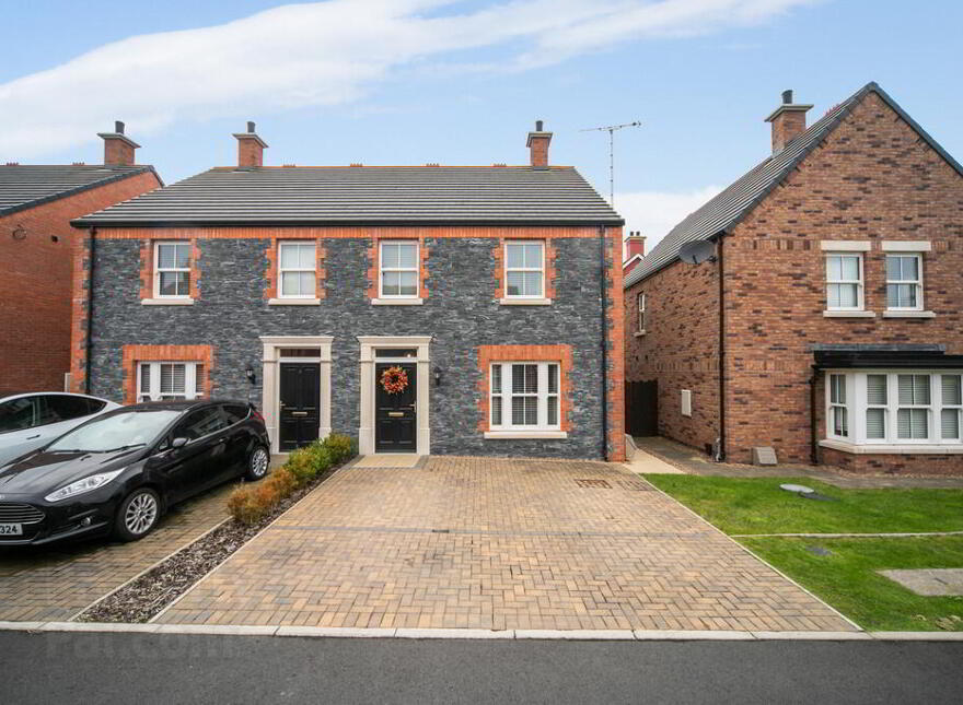 4 Ballantine Square, Hillhall Road, Lisburn, BT27 5FU photo