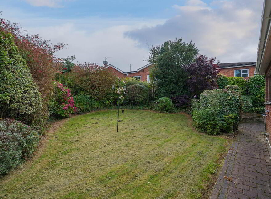 12 Tudor Oaks, Holywood, BT18 0PA