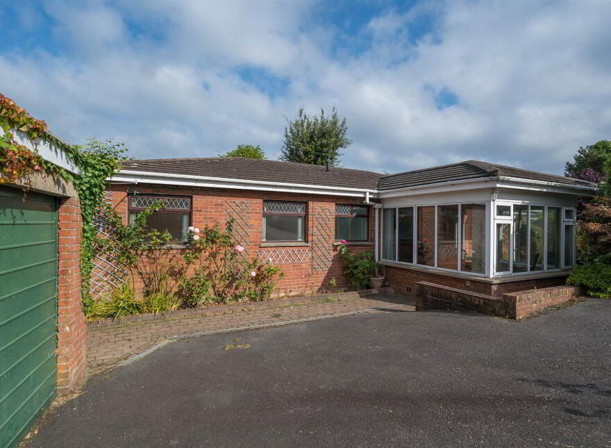 12 Tudor Oaks, Holywood, BT18 0PA