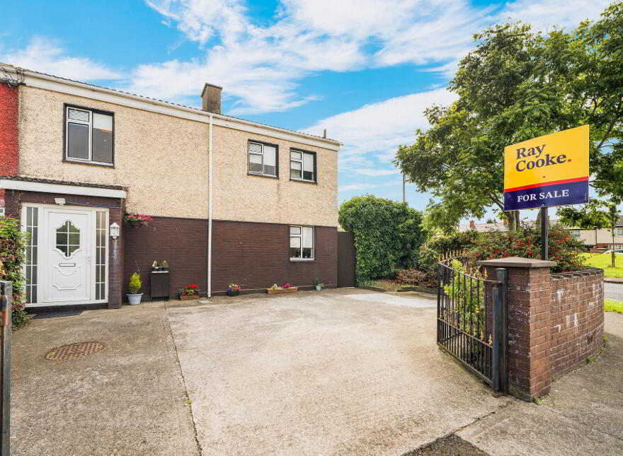 13 Kilmartin Gardens, Tallaght, Dublin, D24N9XR photo