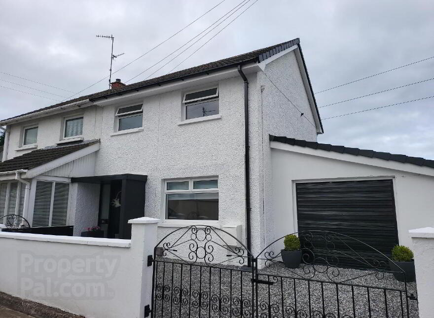 28 Cafolla Gardens, Lurgan, BT66 6EE photo