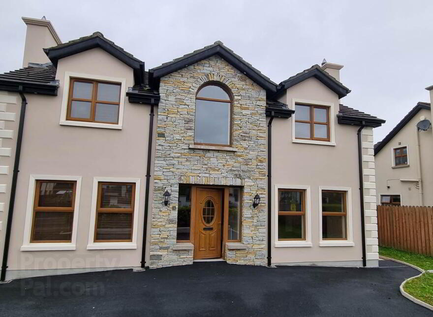 4 Logan Close, Luddan, Buncrana, F93T2C3 photo