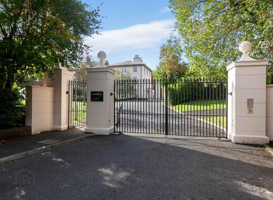 Apt 1, 7 Broomhill Lane, Off Hillside Park, Malone, South, Belfast, BT9 5LB