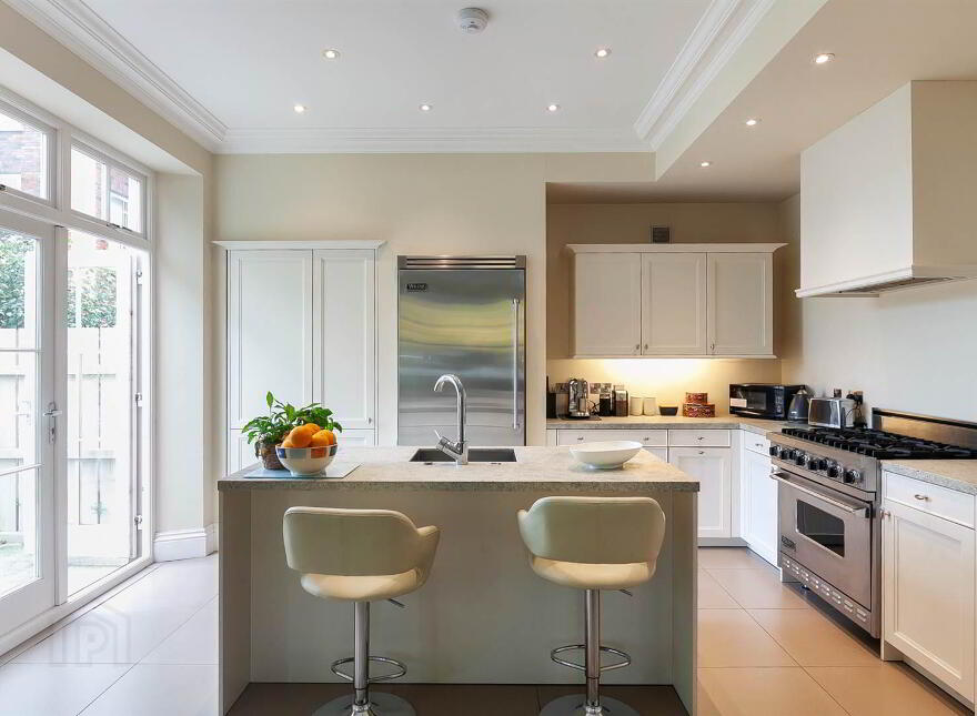 Apt 1, 7 Broomhill Lane, Off Hillside Park, Malone, South, Belfast, BT9 5LB