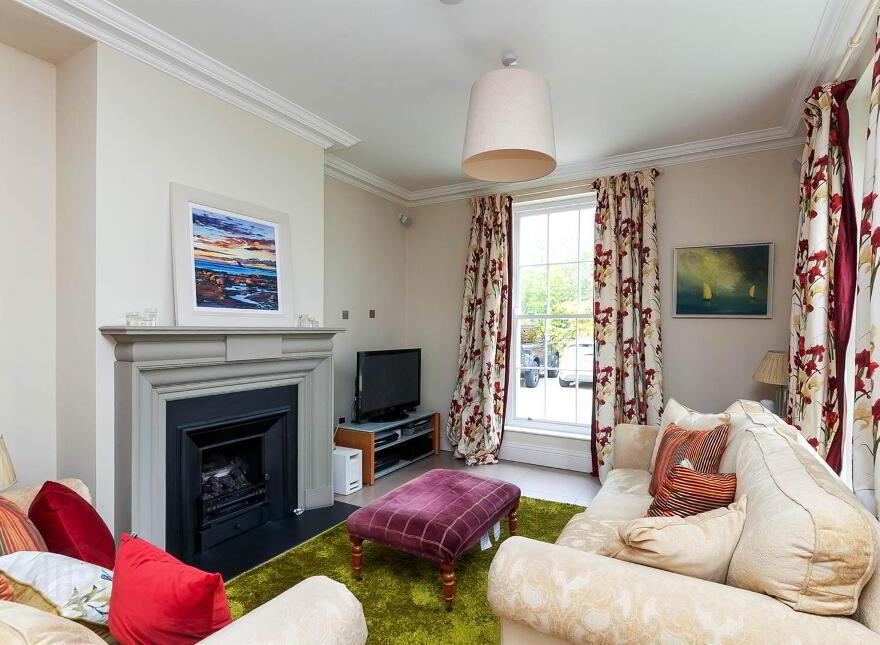 Apt 1, 7 Broomhill Lane, Off Hillside Park, Malone, South, Belfast, BT9 5LB