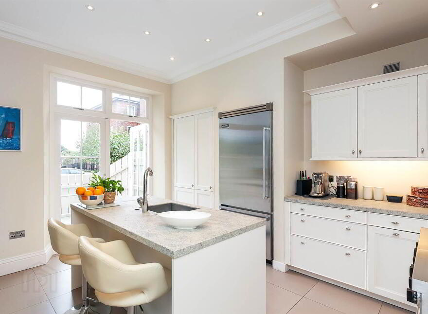 Apt 1, 7 Broomhill Lane, Off Hillside Park, Malone, South, Belfast, BT9 5LB