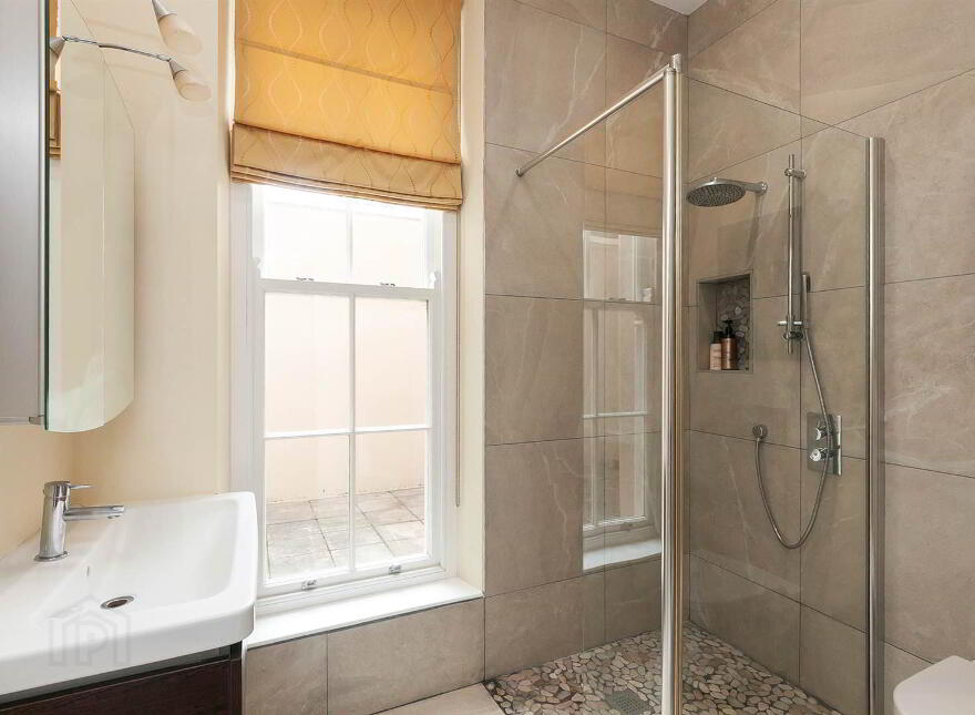 Apt 1, 7 Broomhill Lane, Off Hillside Park, Malone, South, Belfast, BT9 5LB