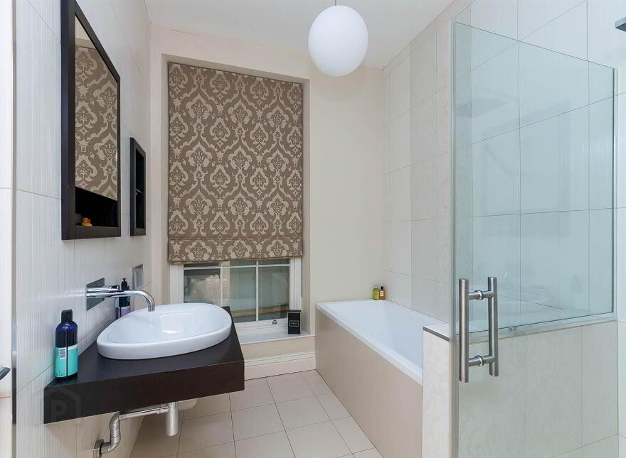 Apt 1, 7 Broomhill Lane, Off Hillside Park, Malone, South, Belfast, BT9 5LB