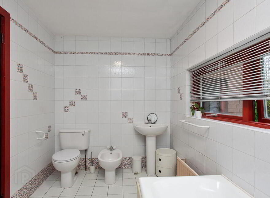 13 Edenvale Park, Dunmurry, Belfast, BT17 0EJ