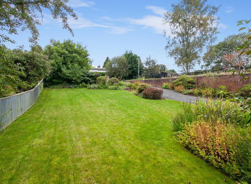 13 Edenvale Park, Dunmurry, Belfast, BT17 0EJ