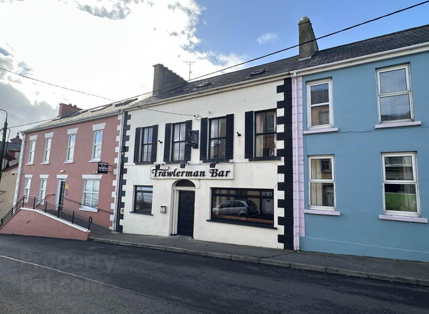 Trawlerman Bar, James Street, Moville, F93EW70 photo