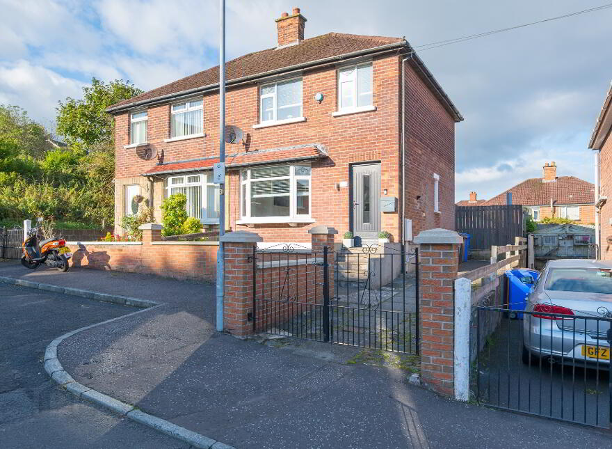 5 Lyndhurst Grove, Belfast, BT13 3PE
