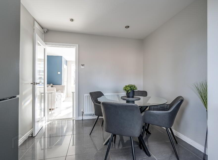 5 Lyndhurst Grove, Belfast, BT13 3PE