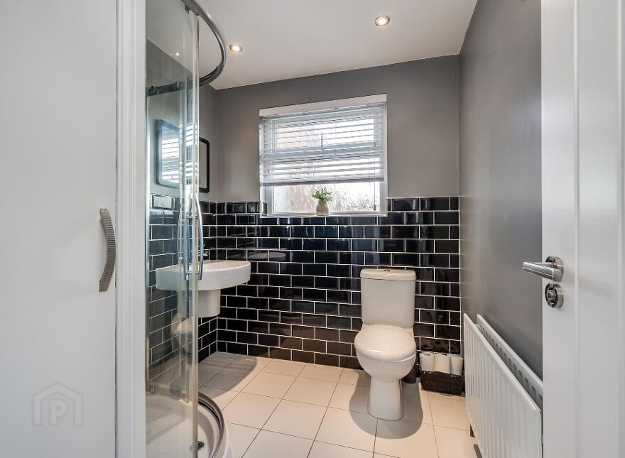 5 Lyndhurst Grove, Belfast, BT13 3PE