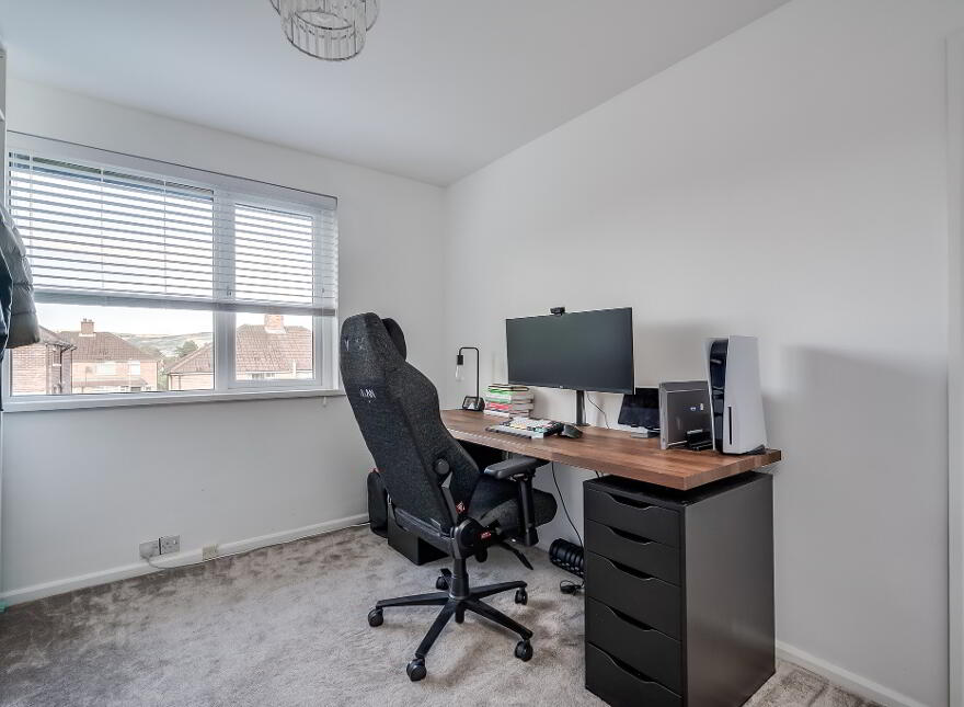 5 Lyndhurst Grove, Belfast, BT13 3PE